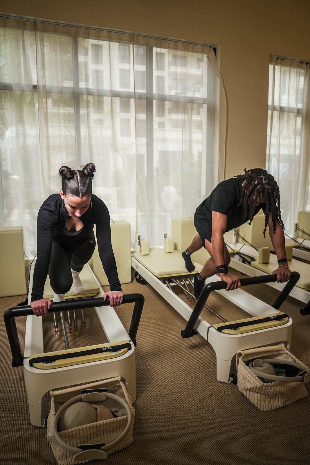 Cours de Pilates Reformer en small group — Studio SVB Saint-Ouen